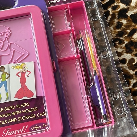 Brand New Melissa & Doug Fashion Design Activity Kit Rubbing Plates Crayons - Picture 4 of 13